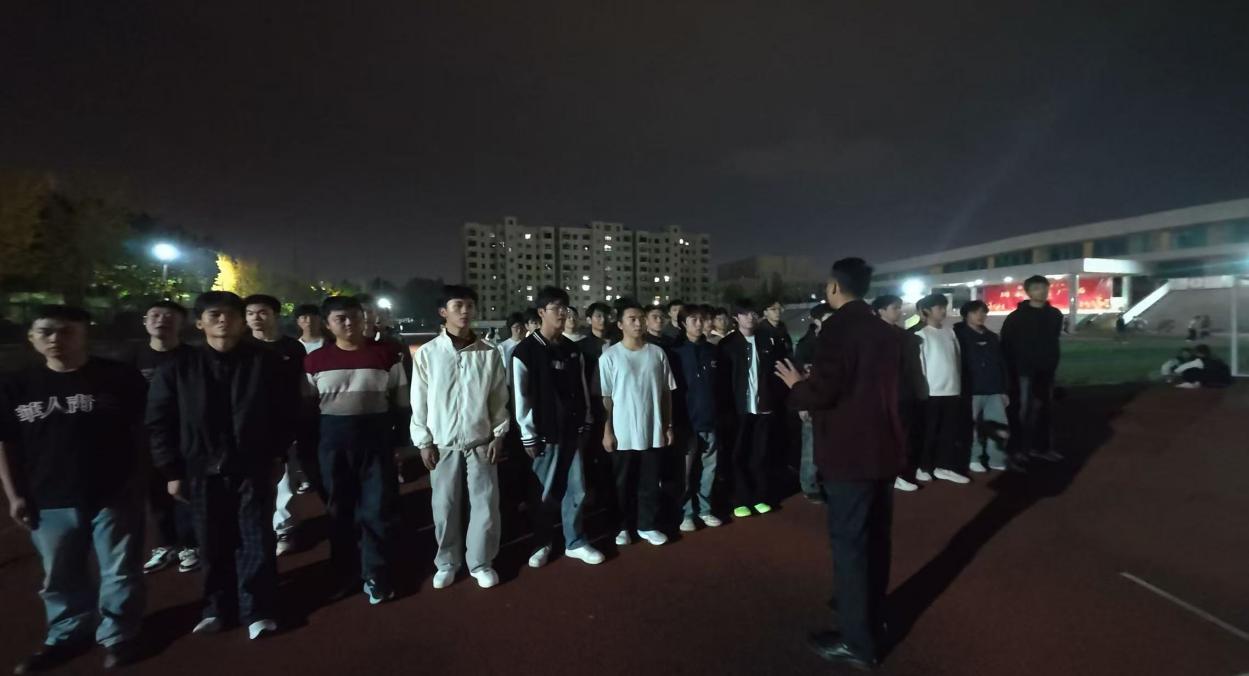 淬炼过硬体魄 筑牢国防根基